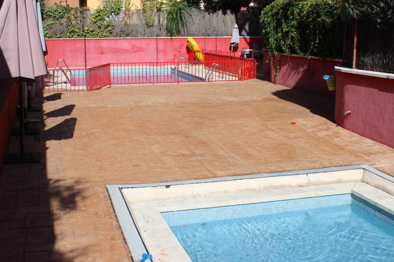 Apartmán Vivienda Familiar Con Jardin Junto A Ifema Madrid Exteriér fotografie