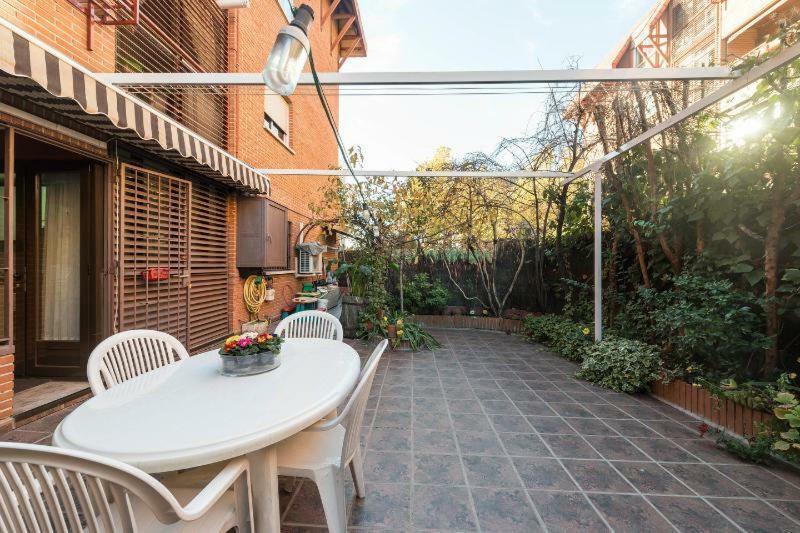 Apartmán Vivienda Familiar Con Jardin Junto A Ifema Madrid Exteriér fotografie