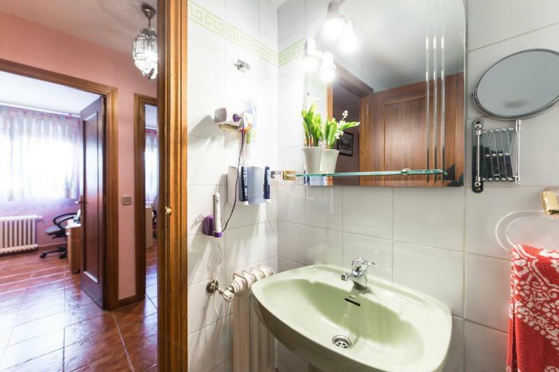 Apartmán Vivienda Familiar Con Jardin Junto A Ifema Madrid Exteriér fotografie
